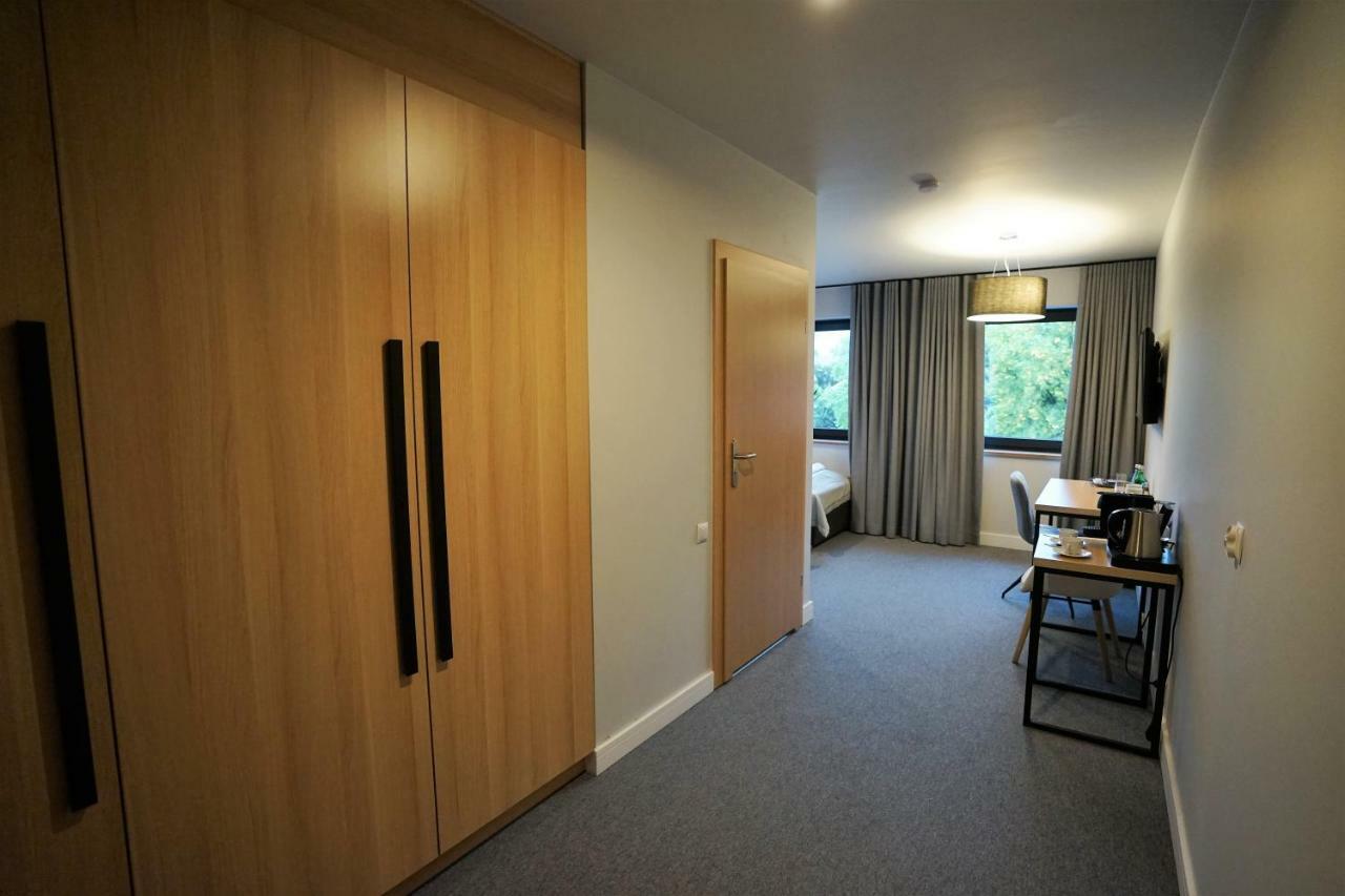 Kamienica Nr 6 Aparthotel อเล็กซานดรูฟ ลูดสกี ภายนอก รูปภาพ