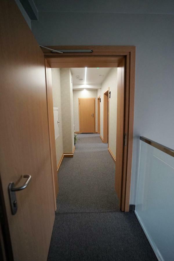 Kamienica Nr 6 Aparthotel อเล็กซานดรูฟ ลูดสกี ภายนอก รูปภาพ