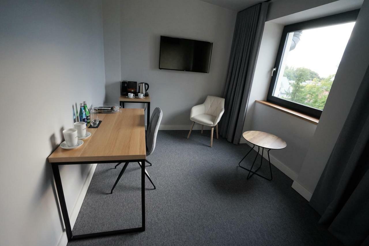 Kamienica Nr 6 Aparthotel อเล็กซานดรูฟ ลูดสกี ภายนอก รูปภาพ
