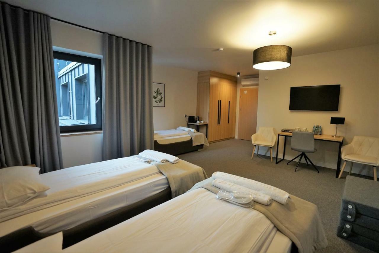 Kamienica Nr 6 Aparthotel อเล็กซานดรูฟ ลูดสกี ภายนอก รูปภาพ