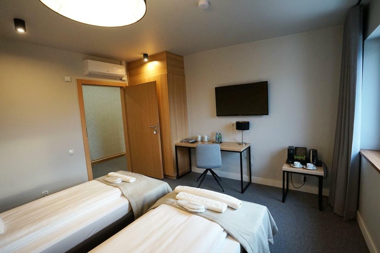 Kamienica Nr 6 Aparthotel อเล็กซานดรูฟ ลูดสกี ภายนอก รูปภาพ